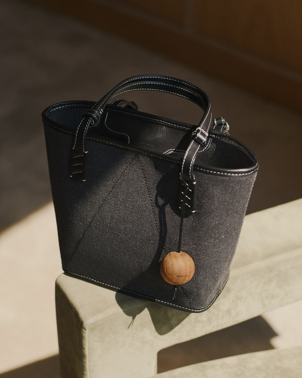 In Motion, With Intention: MERANDI Introduces the 30 Mini Canvas Bag Ahead of Paris Debut