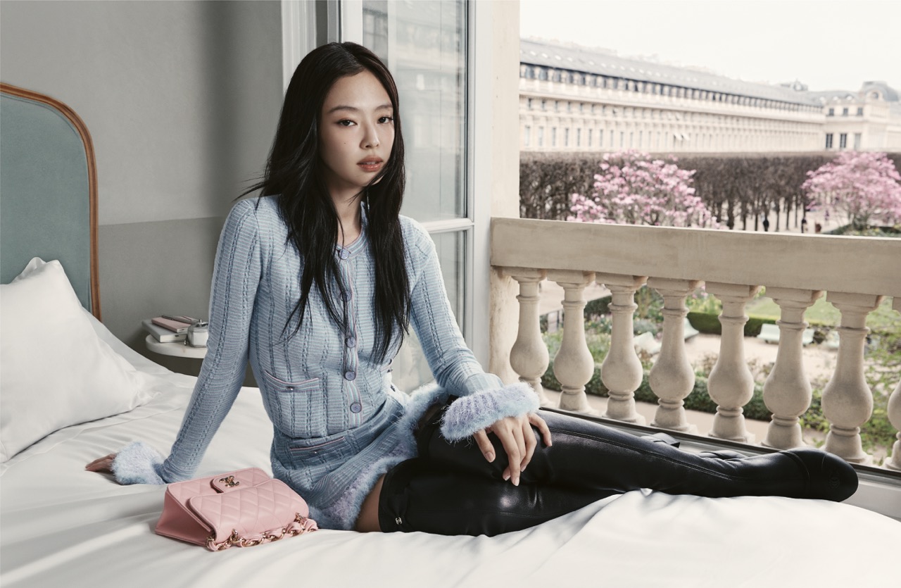 Jennie Is The Romantic Lead Of Our Dreams In Chanel’s Fall/Winter 2025 Pre-Collection