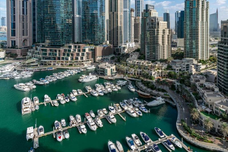 Yacht Party in Dubai: How to Rent a Yacht in the UAE and Organize a Menu